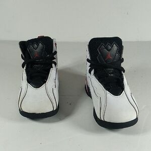 Kids (Unisex) Nike JORDAN SNEAKERS Size 9.5 White And Black Sneakers.
